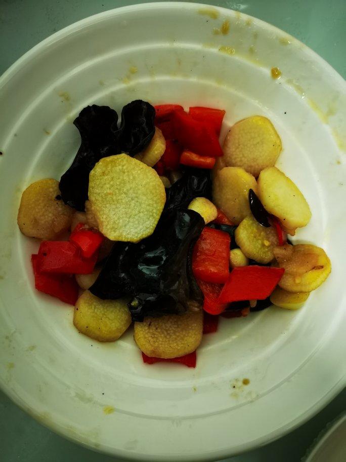 黑木耳炒山药-简单易做又好吃的素菜，快点来！