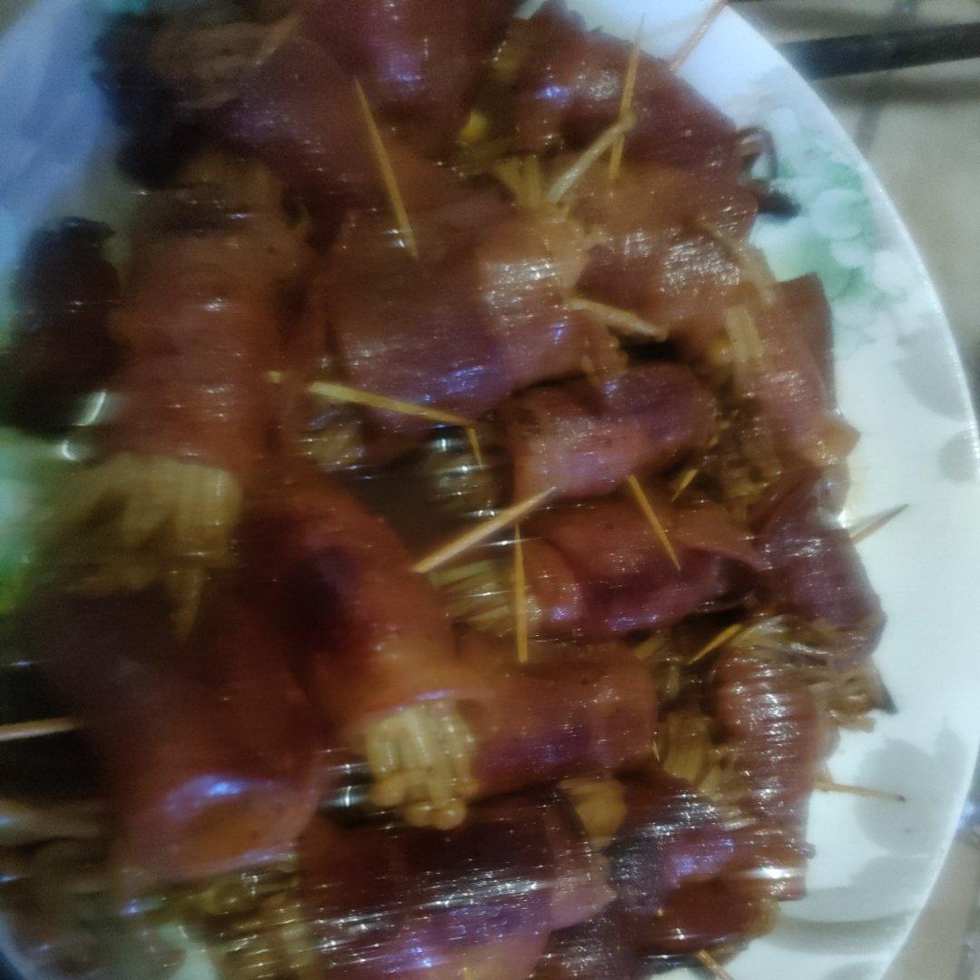 快手十分钟【金针菇培根卷】