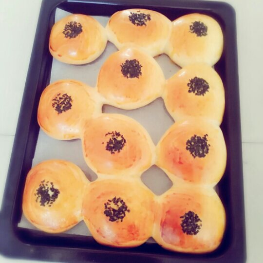 温柔的“中种奶油红豆面包”