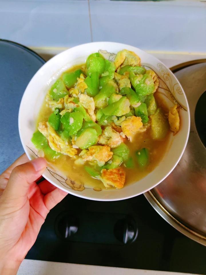 鲜香美味！好吃到舔盘的丝瓜炒鸡蛋