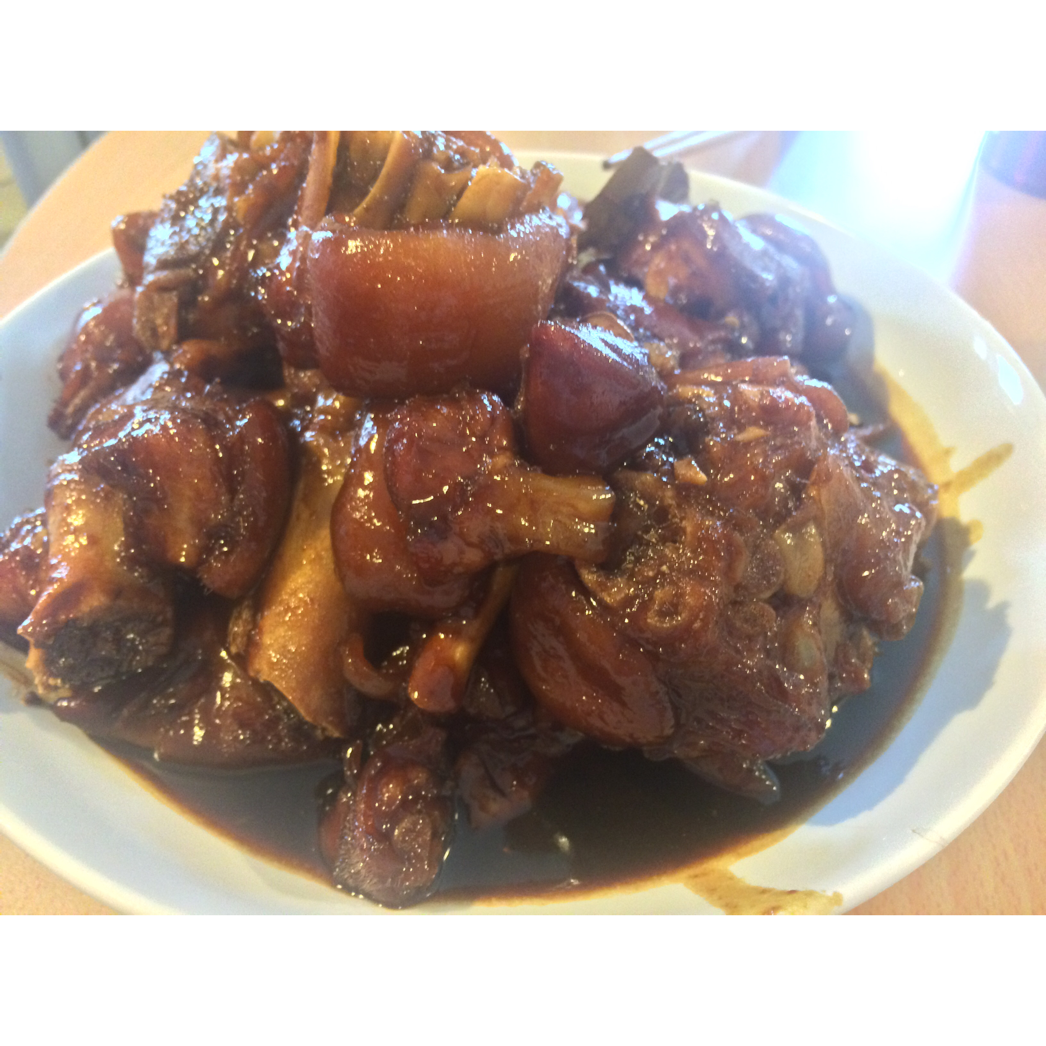 美味的家常菜：红烧猪蹄