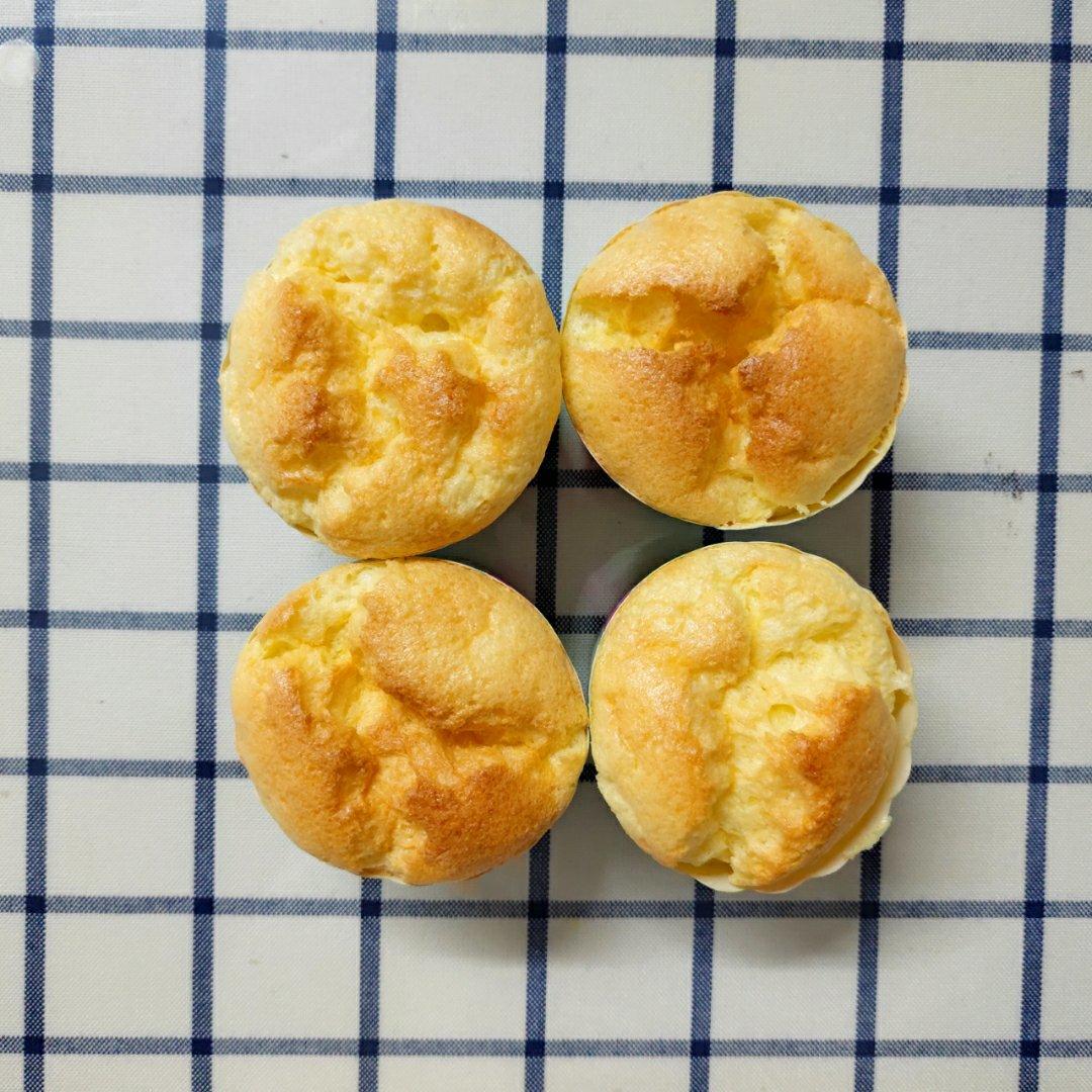 软绵绵戚风纸杯蛋糕