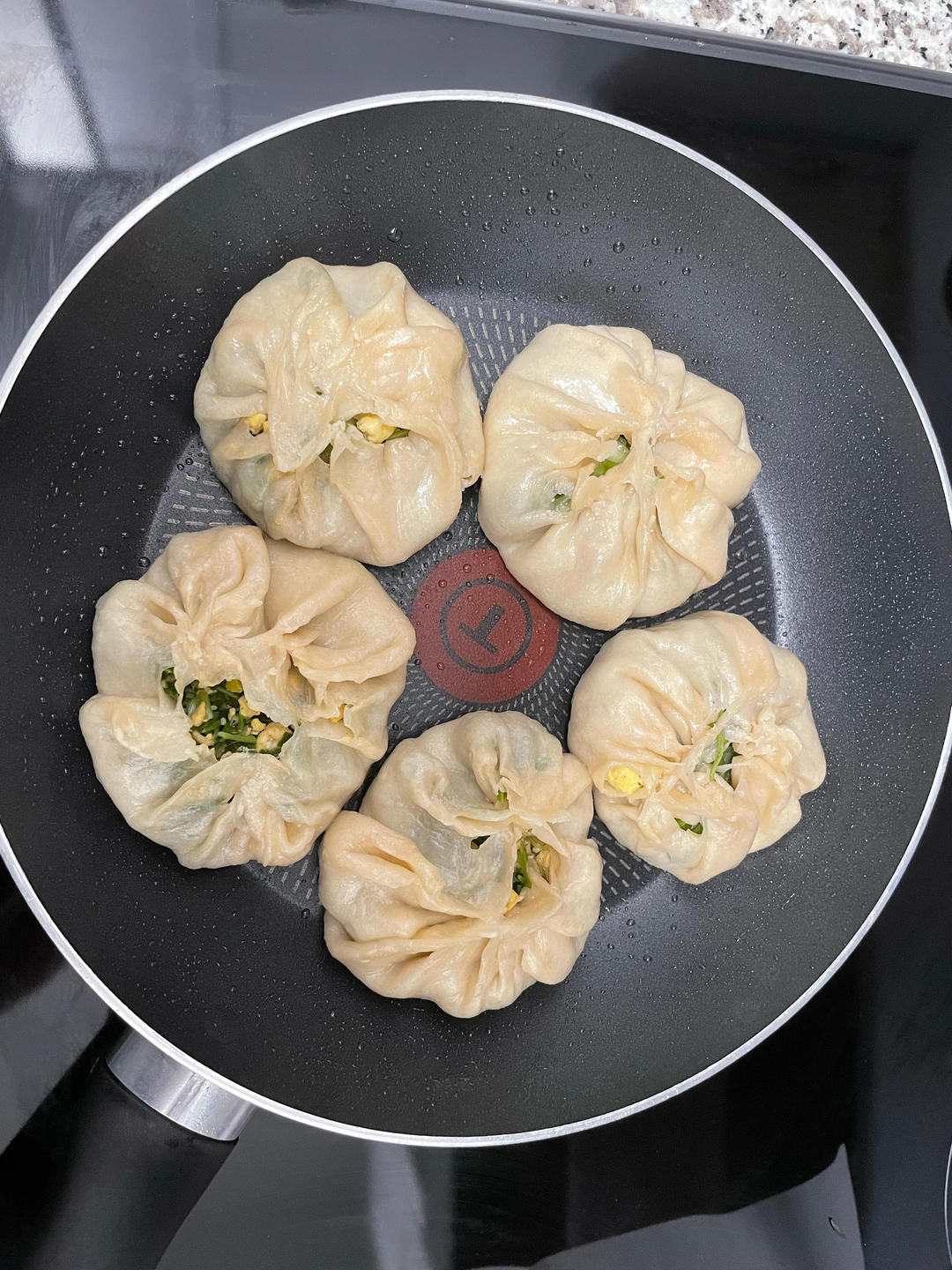 韭菜鸡蛋虾仁包子