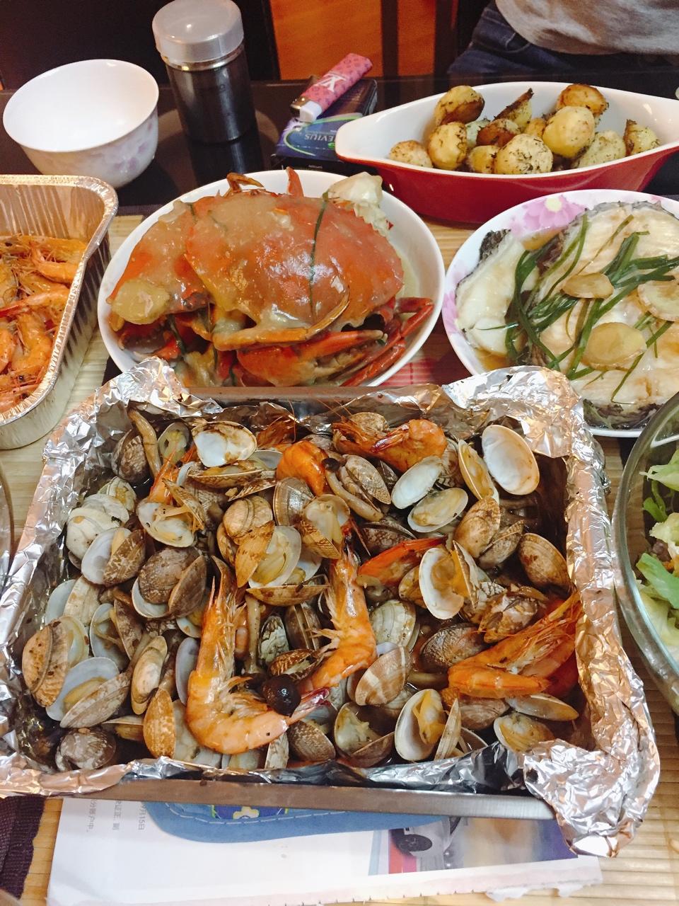 蒜蓉金针菇烤花蛤虾