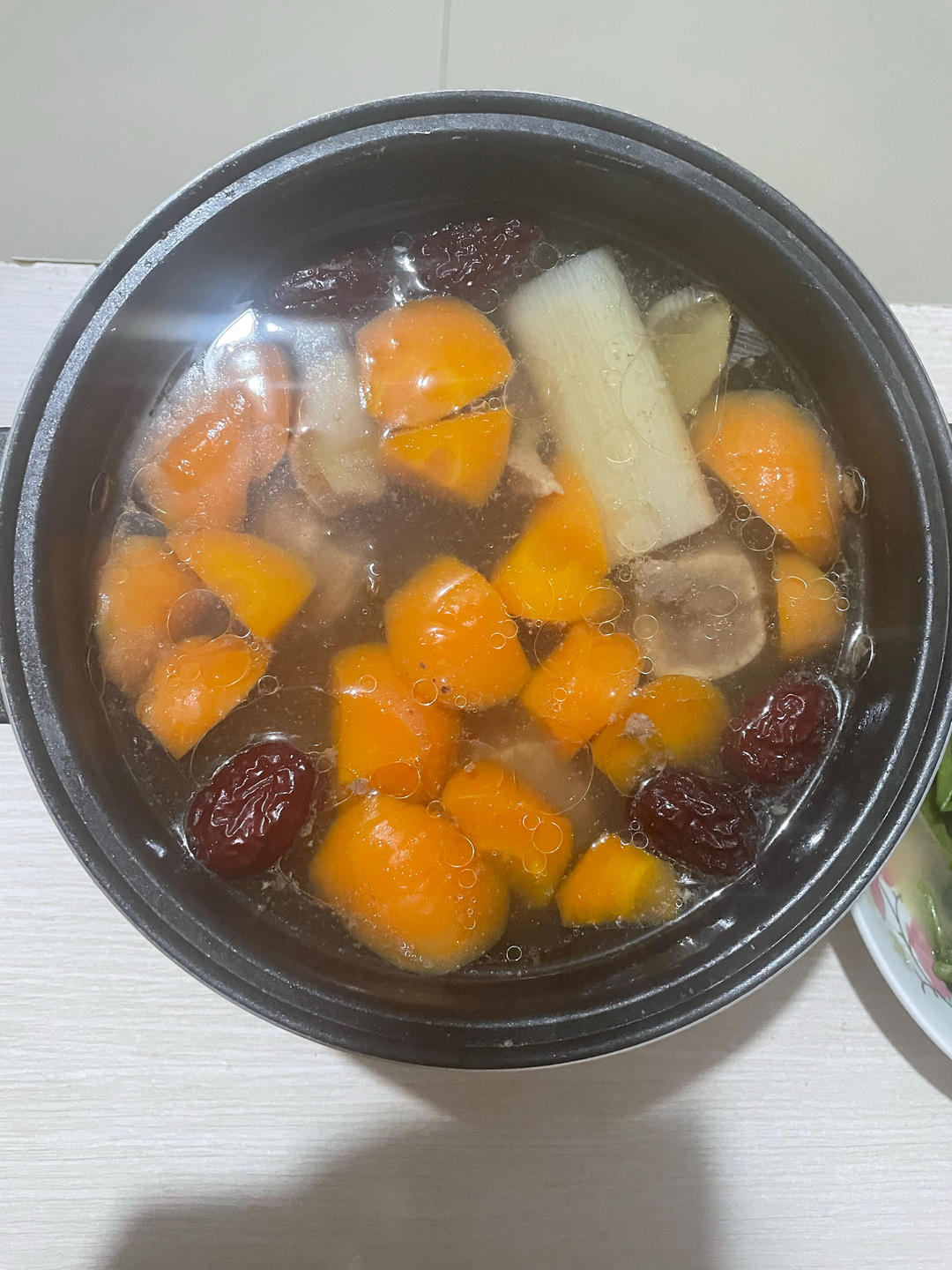 滋补棒骨汤