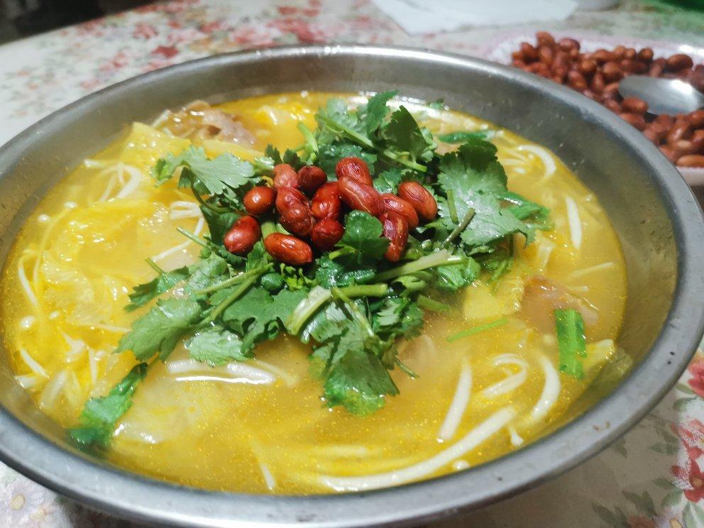 简易版酸汤肥牛米线🍜