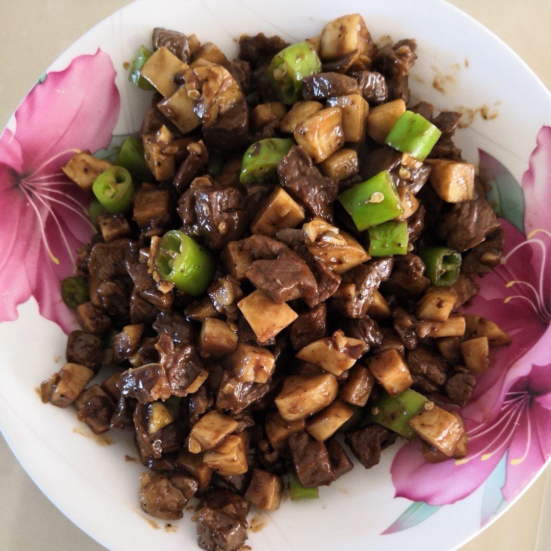 黑椒杏鲍菇牛肉粒