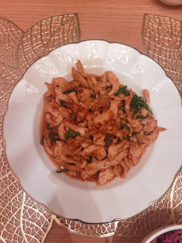 巨好吃的青椒炒鸡胸肉丝，超下饭