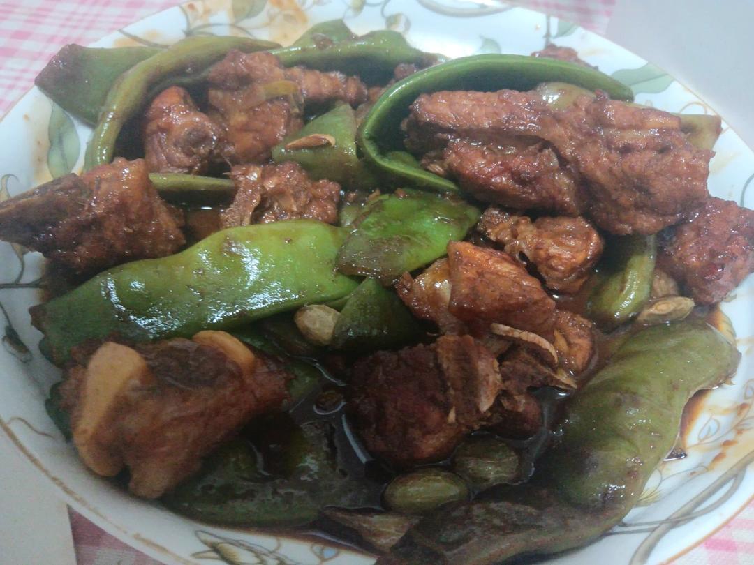 豆角烧排骨