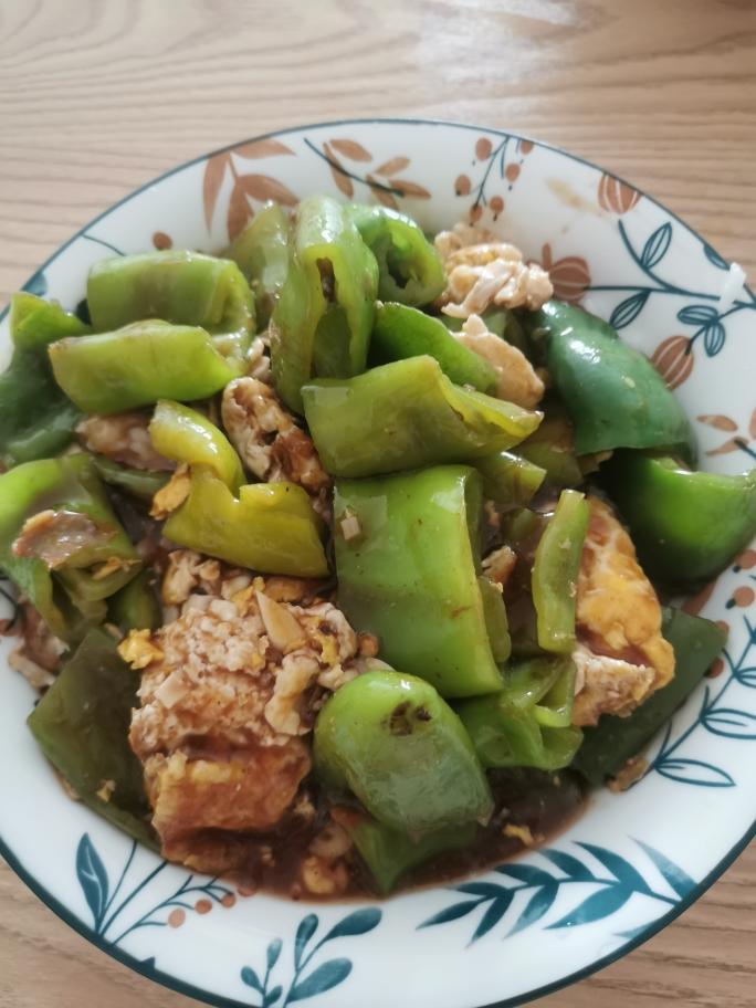 青椒煎蛋盖饭