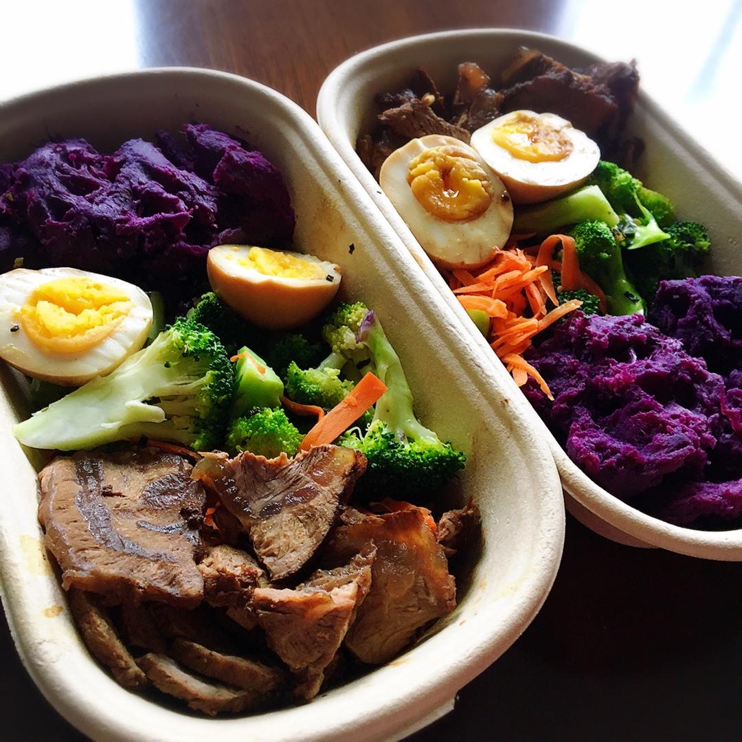 戴草帽的花椒做的减脂餐