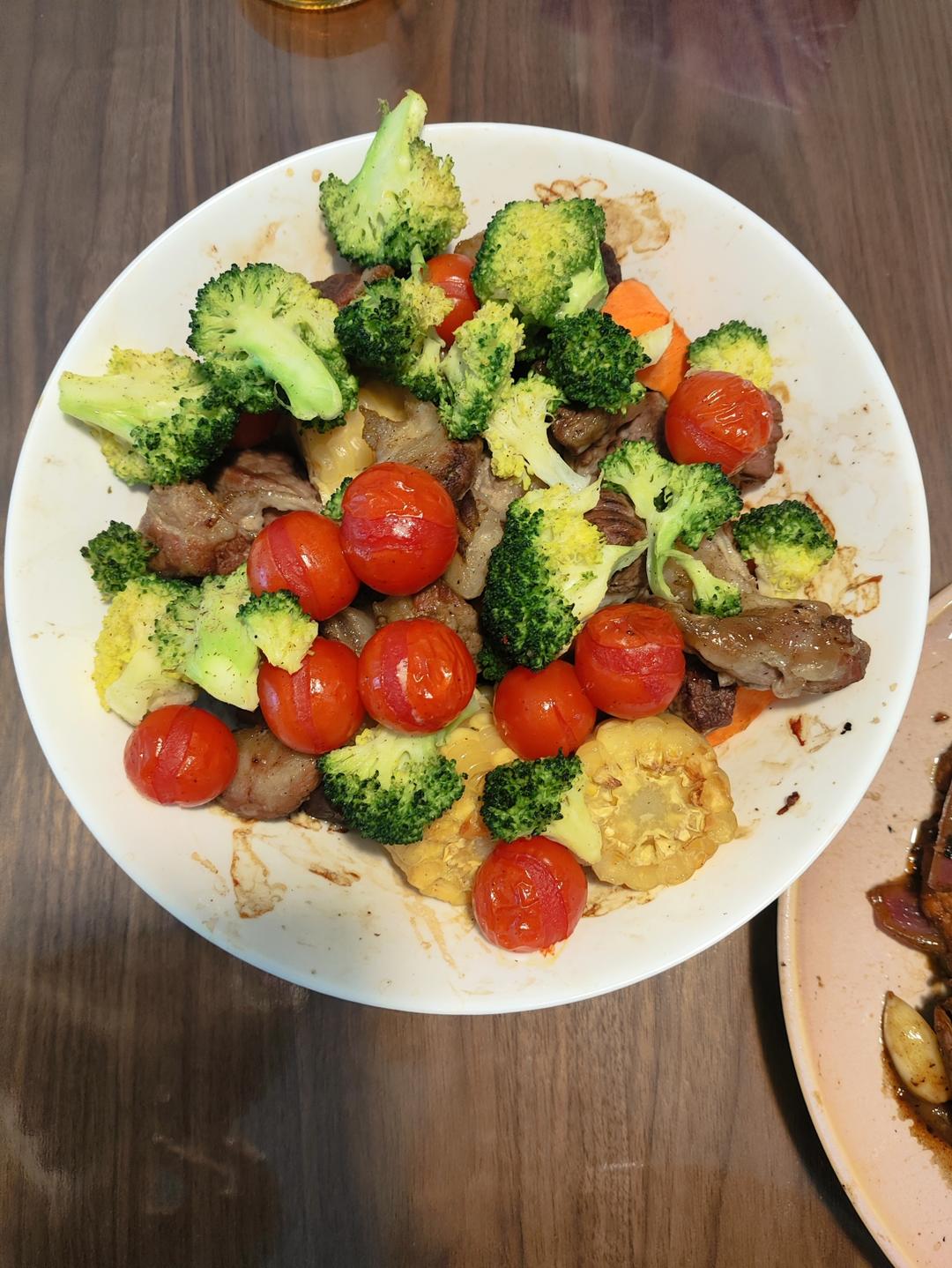 西餐店必备l🥦🥩烤时蔬牛肉粒了 终于吃上这口了