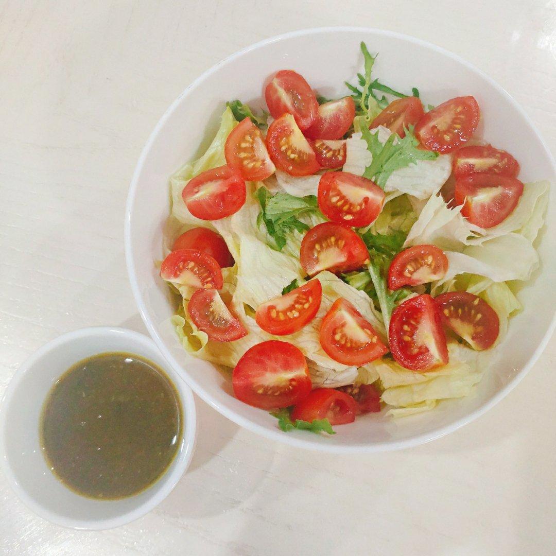 夏季明星菜：油醋汁蔬菜沙拉