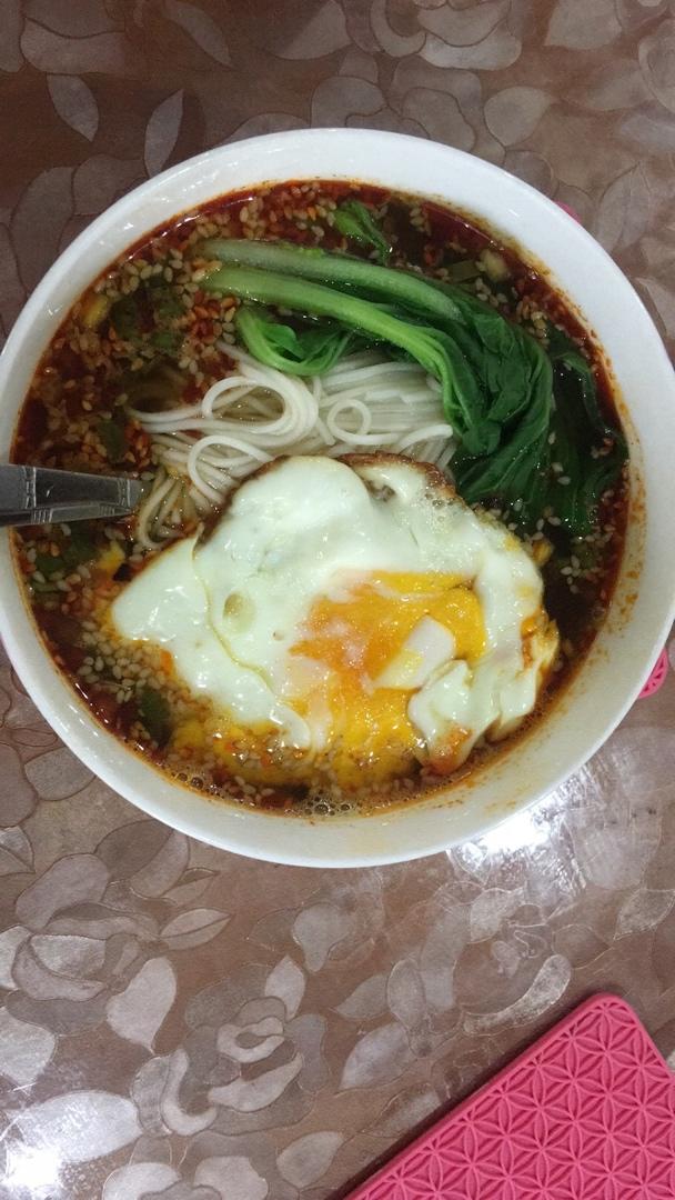 凝香丸做的吃一次就上瘾的酸汤面酸辣开胃超快手