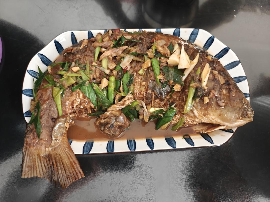 红烧鲤鱼