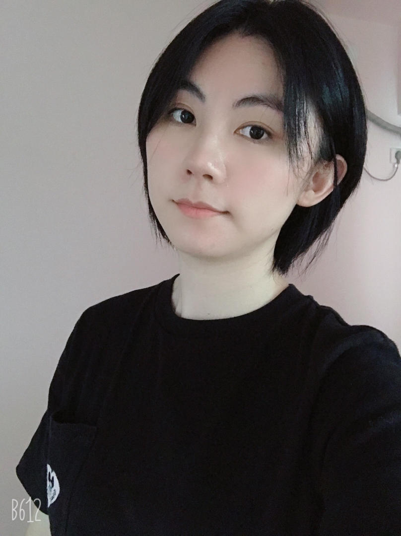 爱吃的小莹子