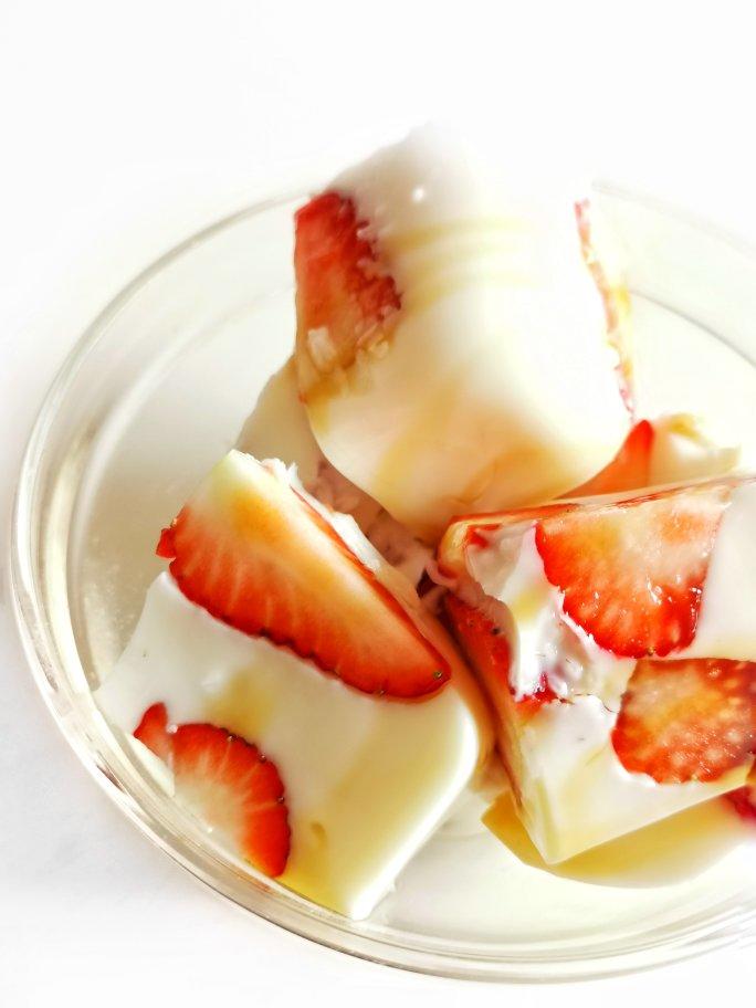 草莓🍓奶冻