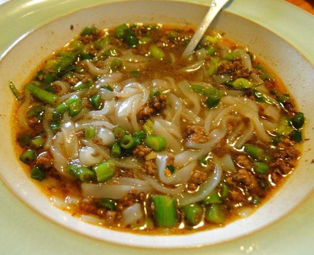 越南河粉-韭菜花肉末河粉的做法