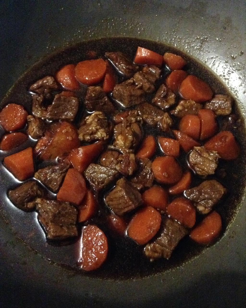 红酒炖牛肉