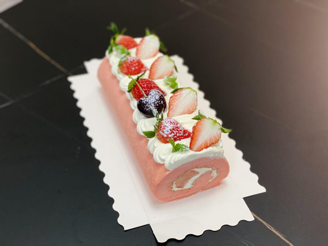 草莓蛋糕卷