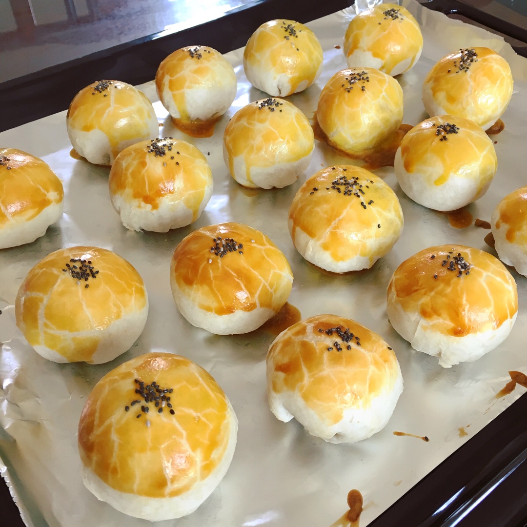 蛋黄酥：抹茶酥：（奶黄味）