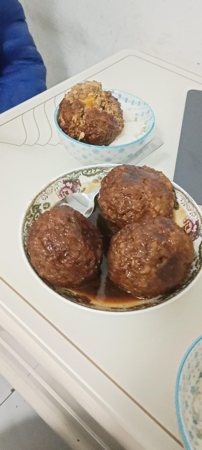 咸蛋黄狮子头