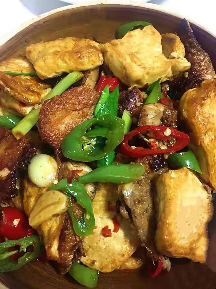 熬夜滋补｜鱼头豆腐煲