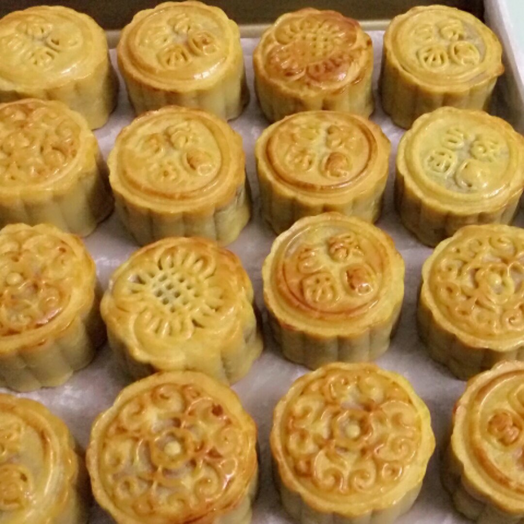 广式月饼——蛋黄莲蓉月饼