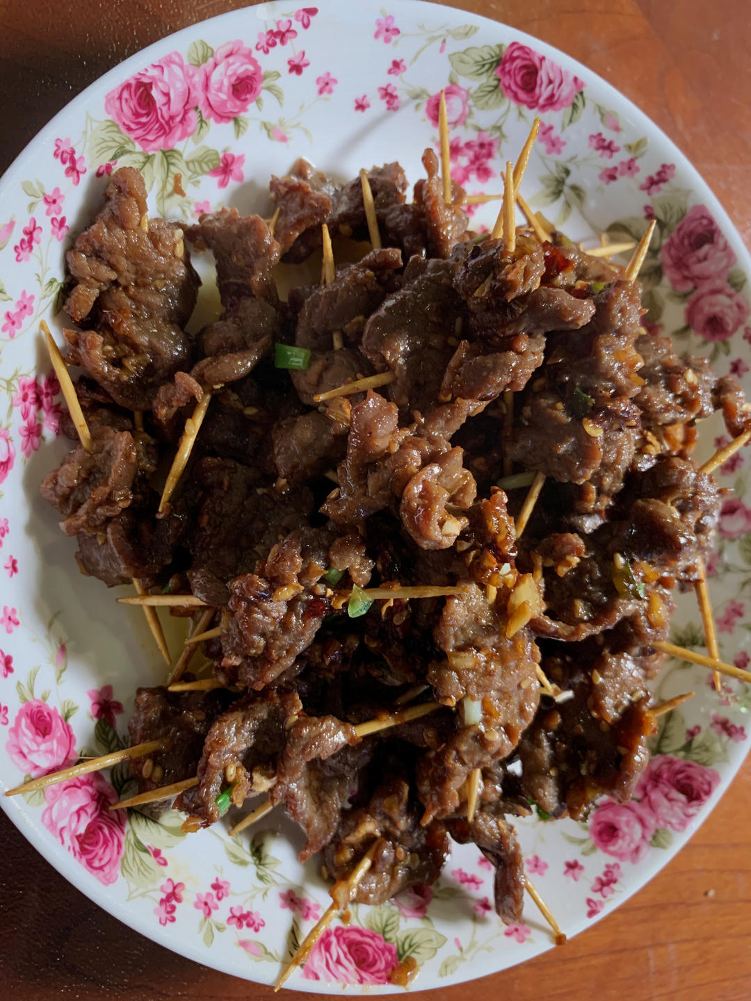 一串接一串，才发现牛肉这样吃，有滋更有味！——牙签牛肉
