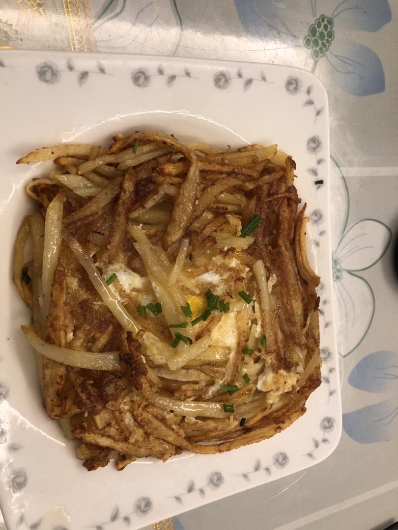 土豆丝鸡蛋饼快手早餐