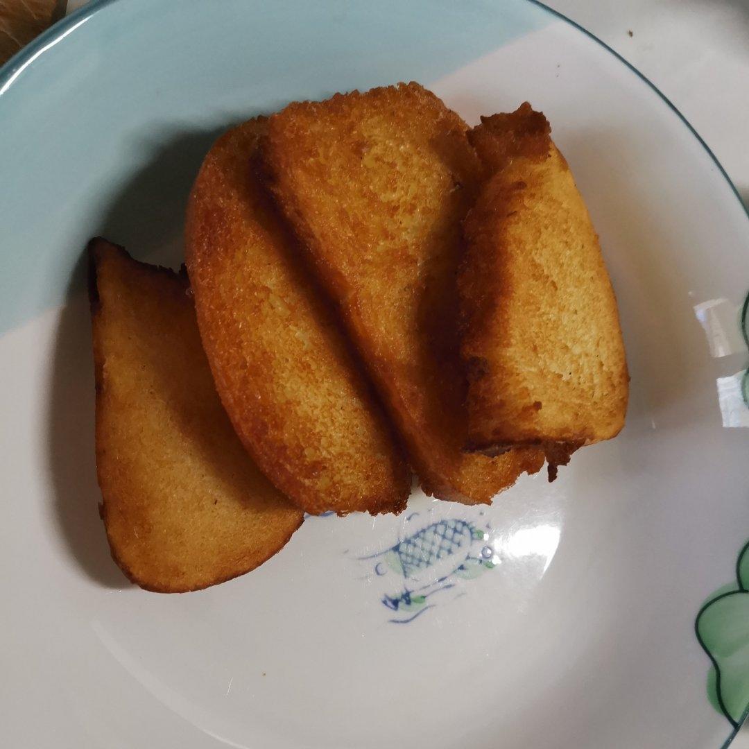 金黄酥脆利口的炸馒头片
