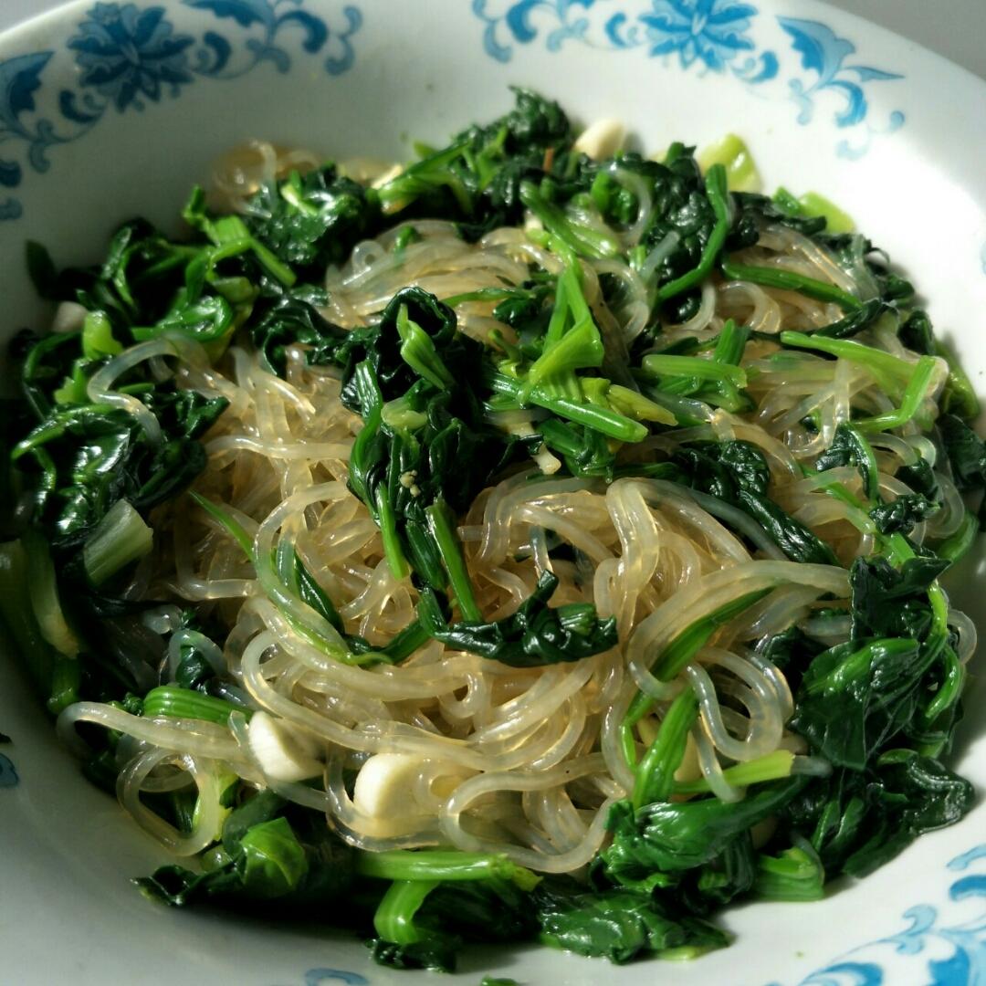 昕睿做的凉拌菠菜粉丝