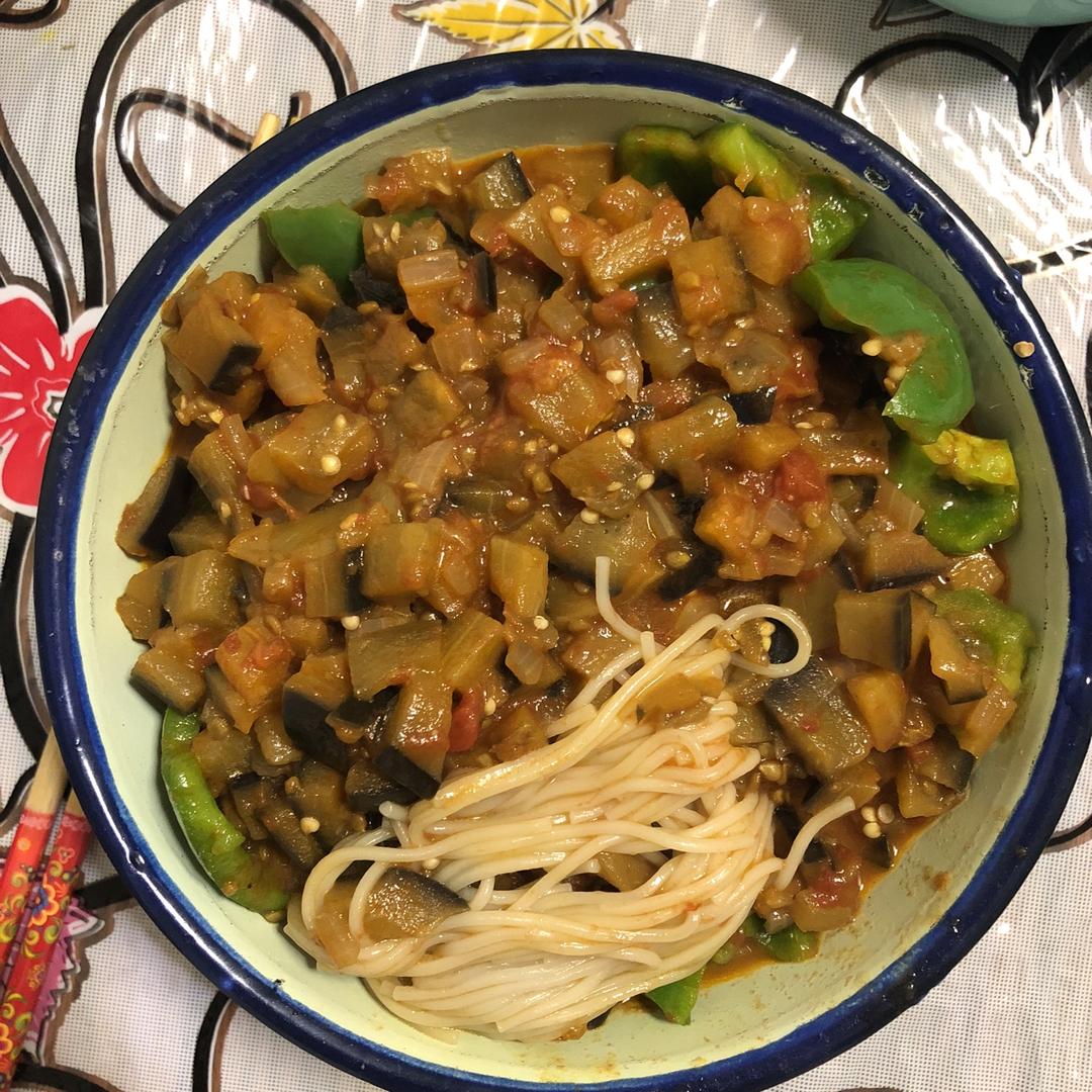 双茄素酱拌面