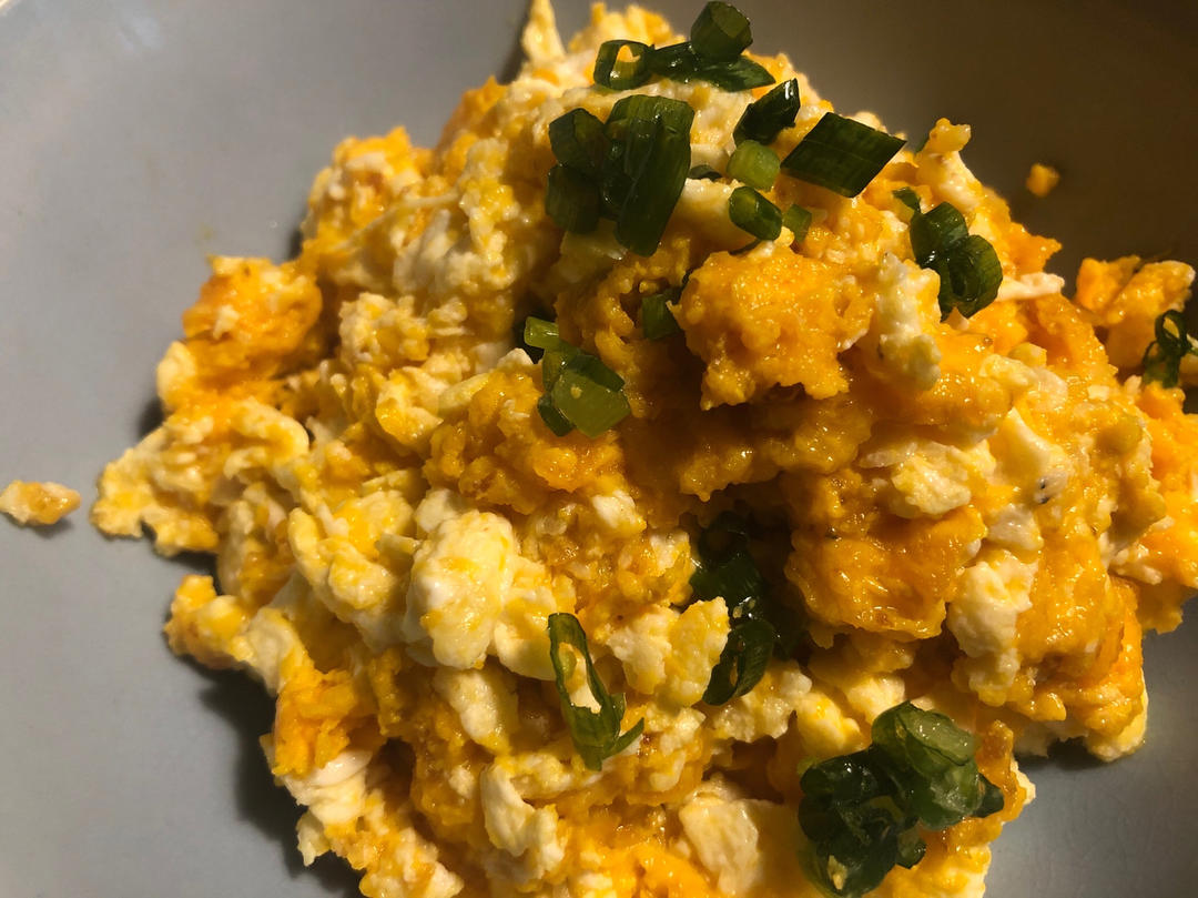 黄磊老师同款的赛螃蟹~简单又好吃😋「炒鸡蛋升级版」