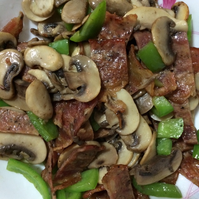 白蘑菇炒培根