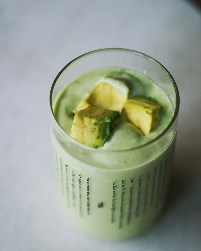 烟影斜阳做的牛油果酸奶