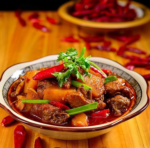 土豆烧鸡的做法