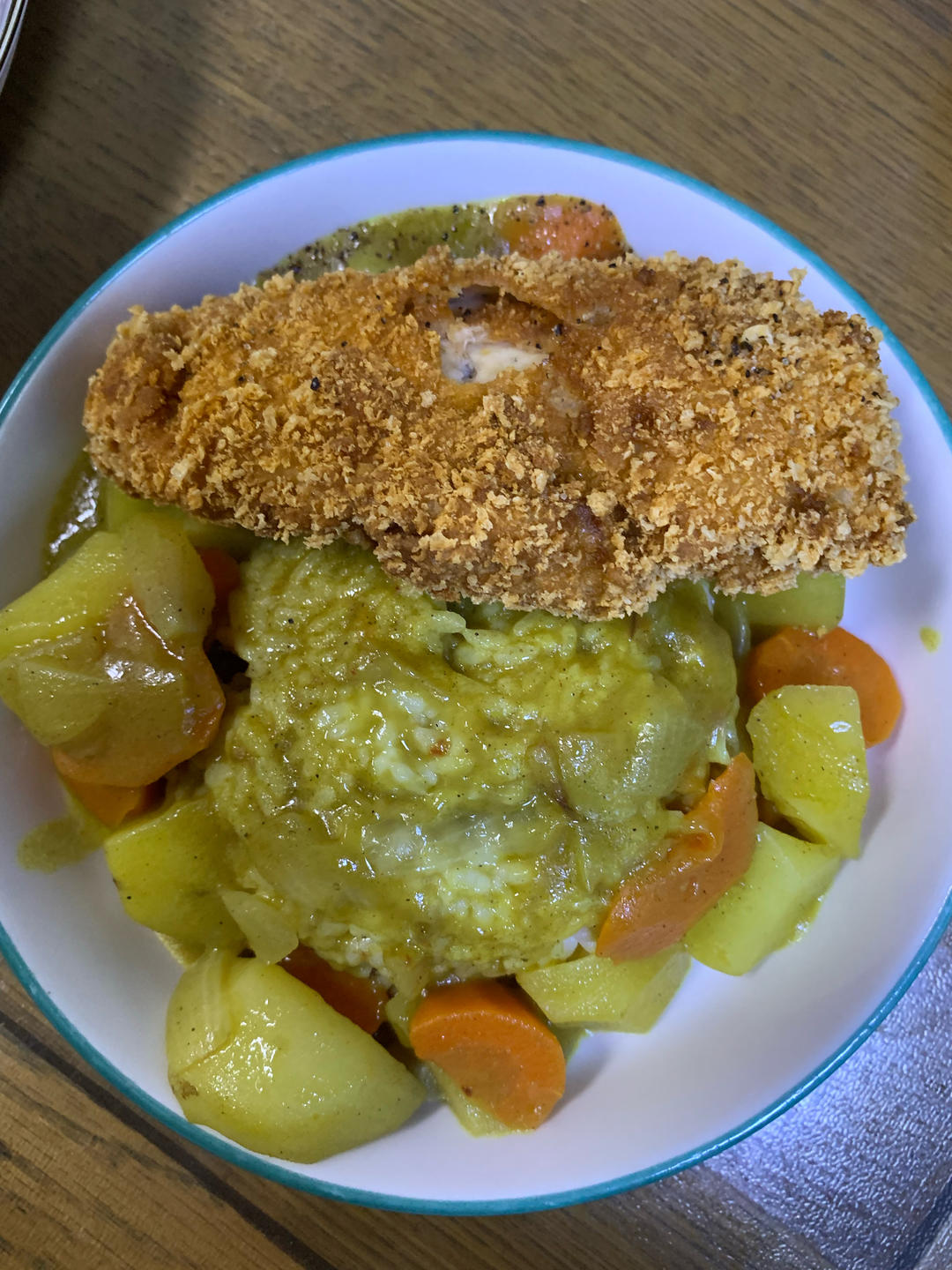 炸鸡排咖喱饭