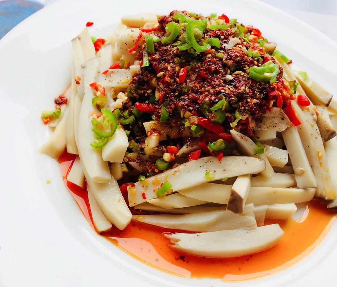 今天住18楼做的油泼杏鲍菇凉菜