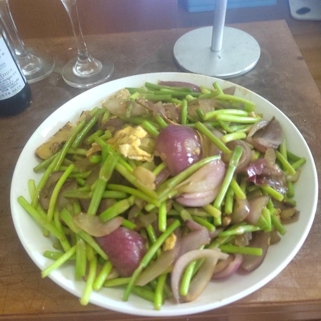 鸡蛋蒜苔炒洋葱