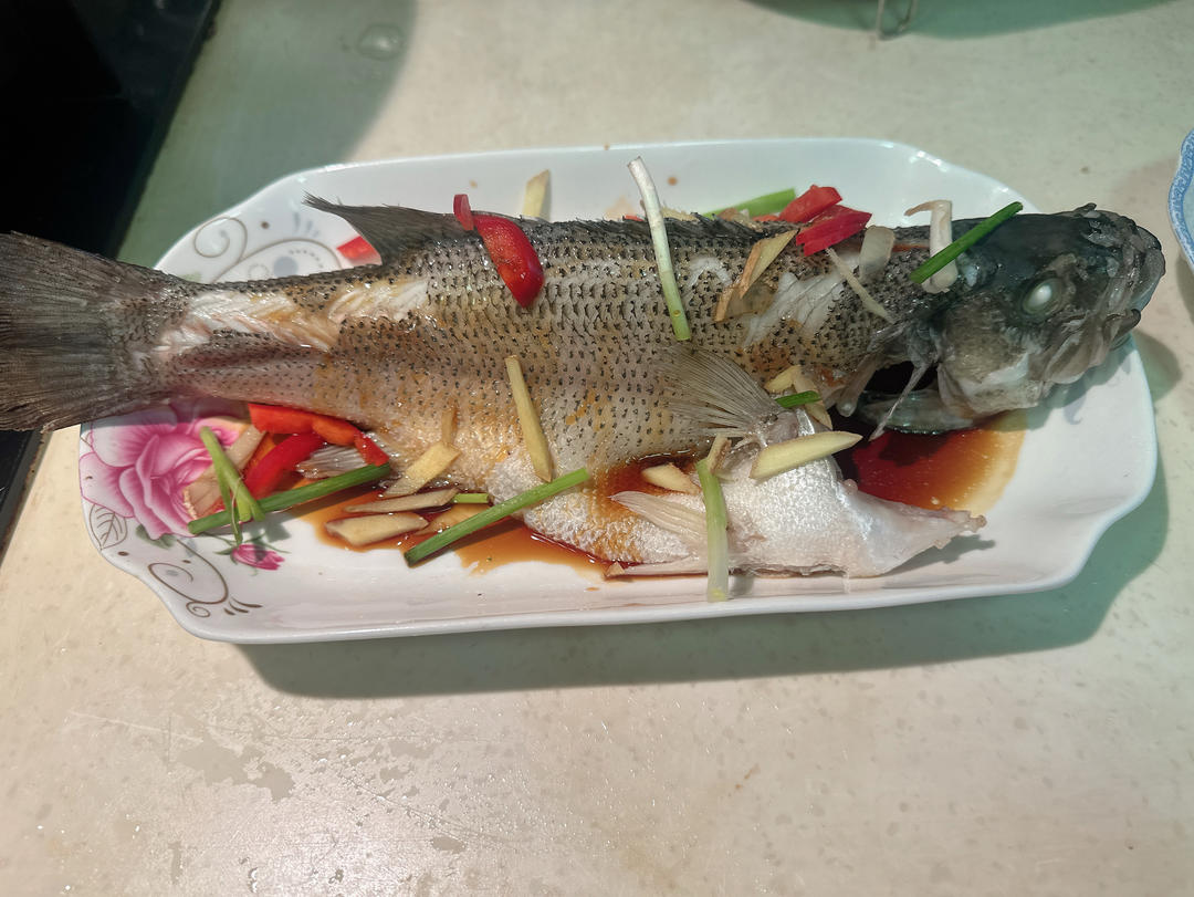 10分钟做 清蒸鲈鱼 （附切鱼图解）