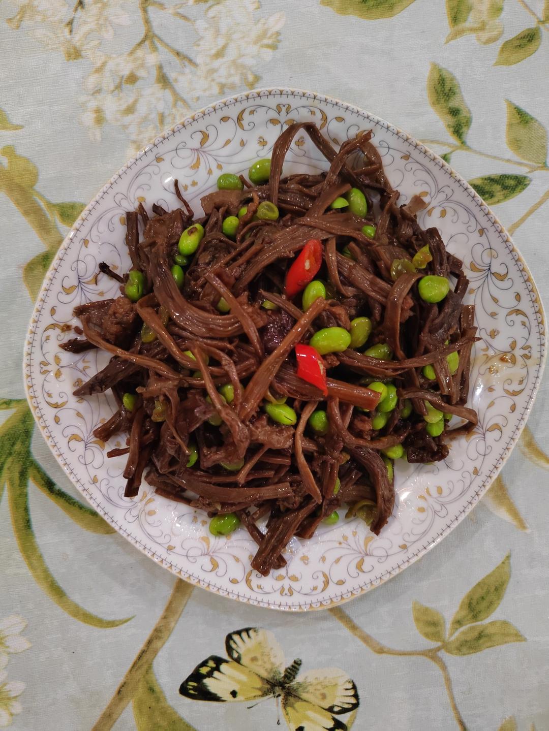 茶树菇炒肉
