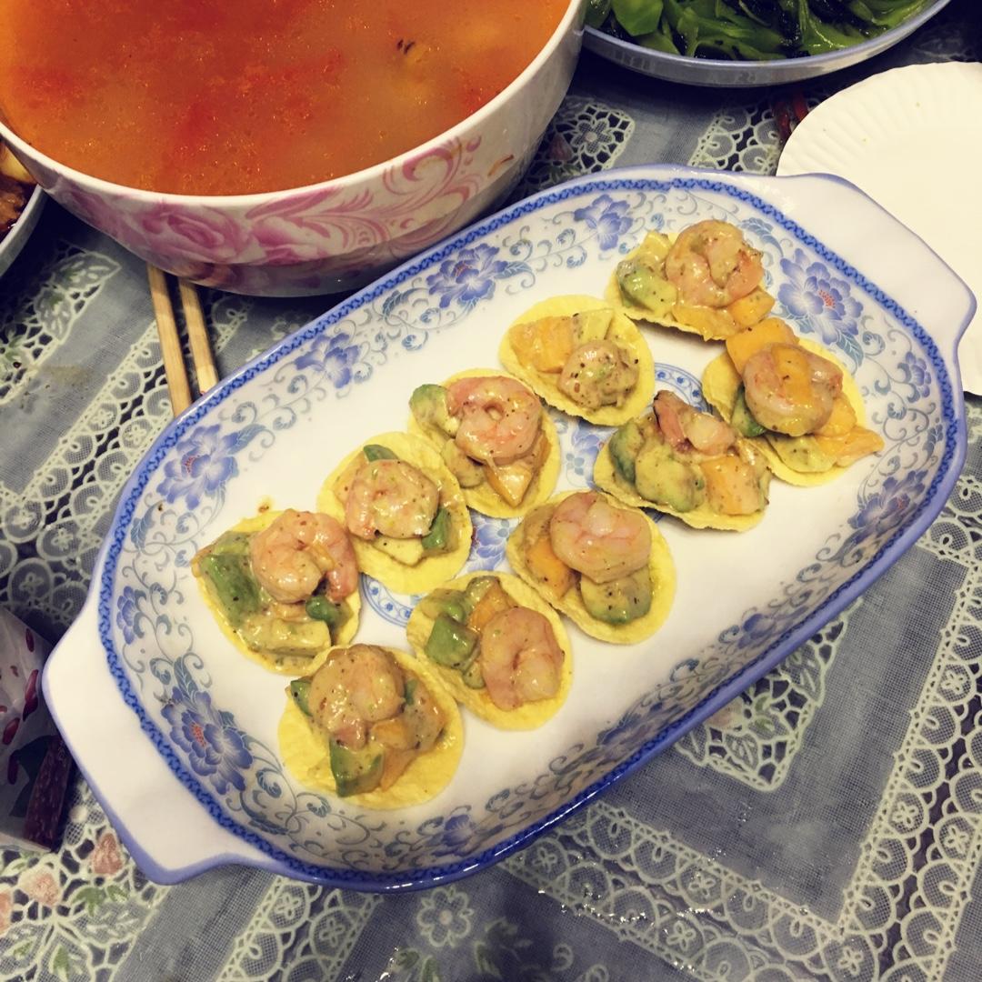 薯片牛油果大虾沙拉