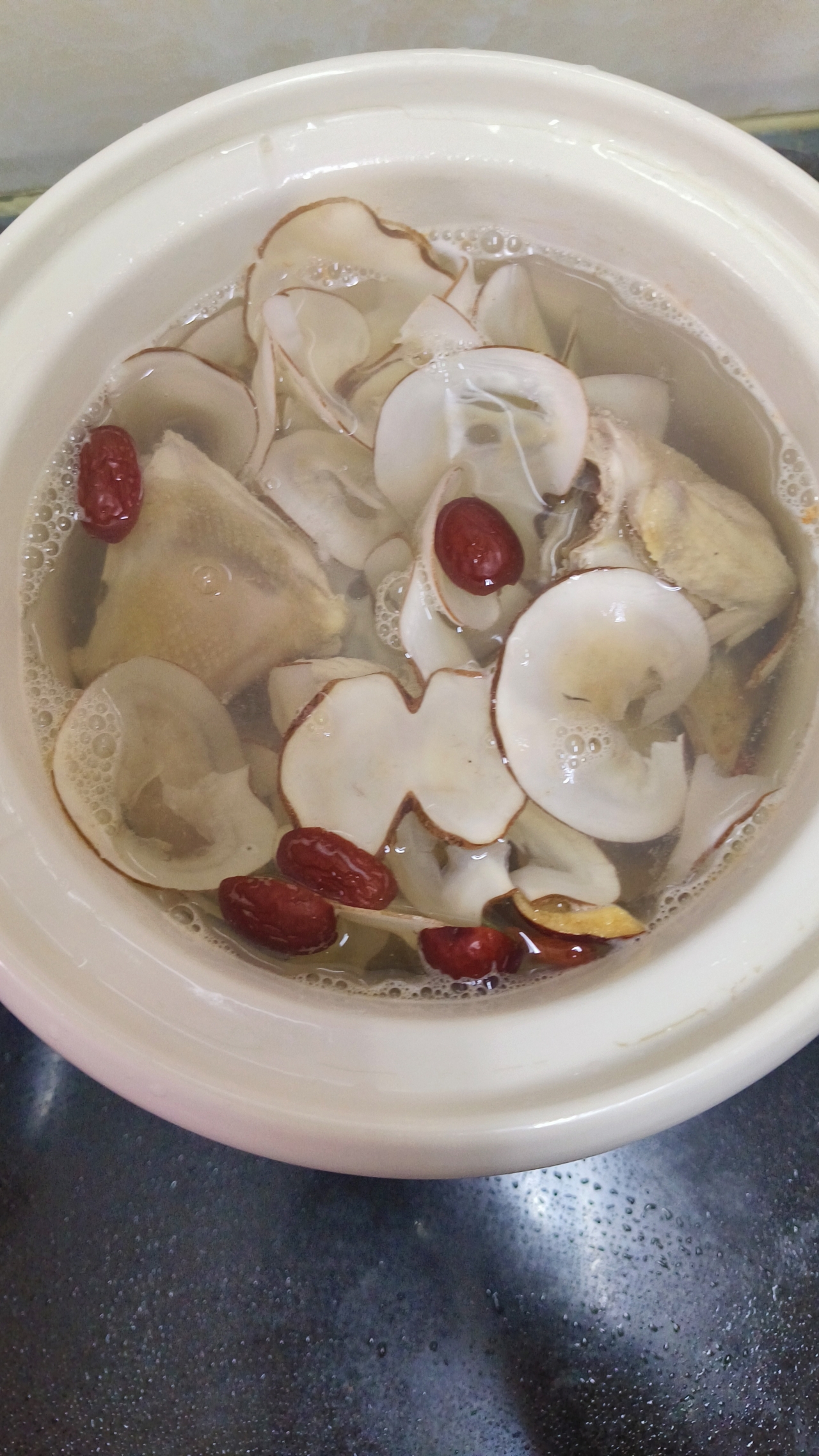 海底椰鹧鸪瘦肉汤的做法 步骤5