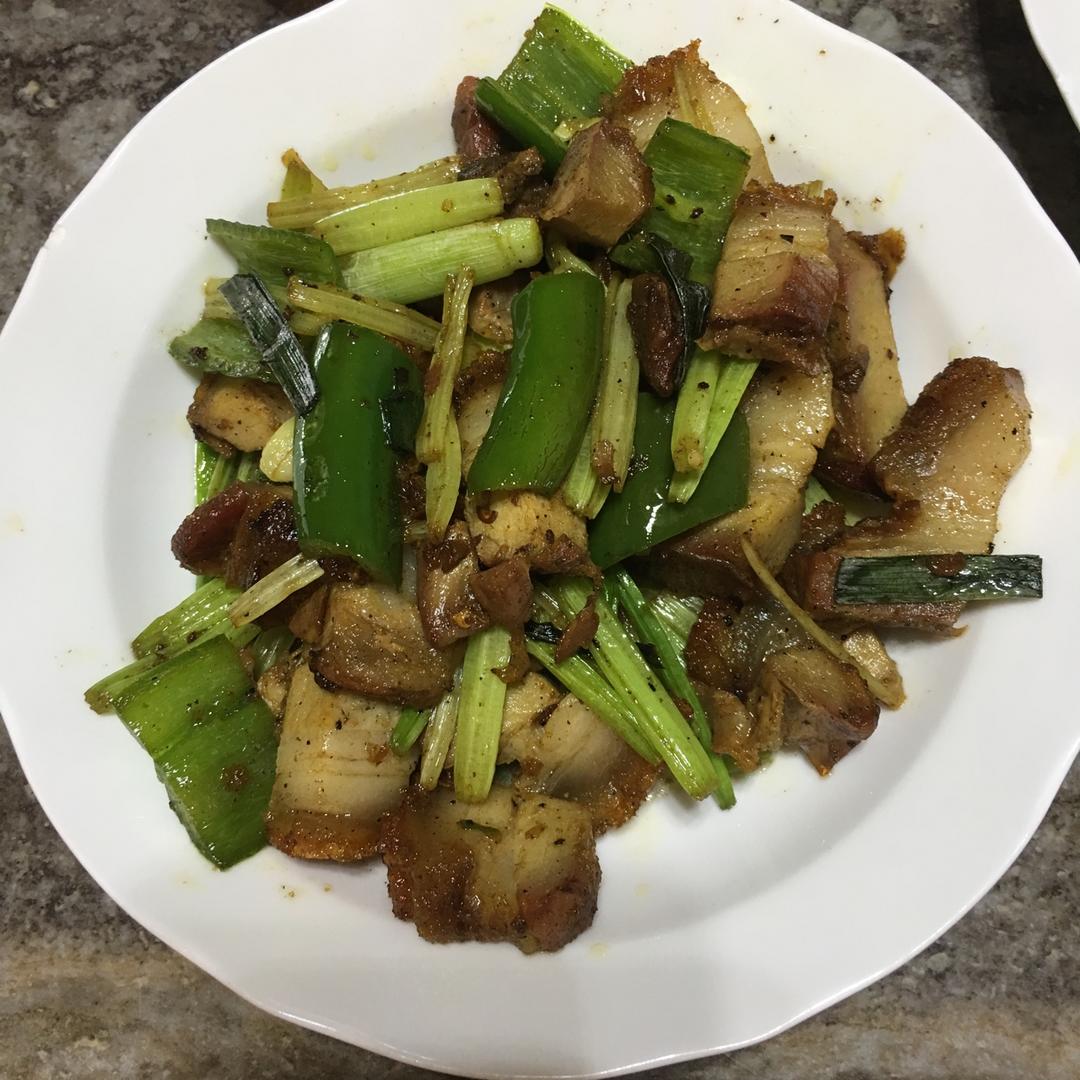 芹菜腰果炒脆皮烧肉