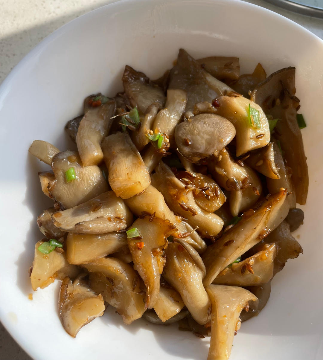 不一样的风情秀珍菇（小平菇），有了孜然加身。