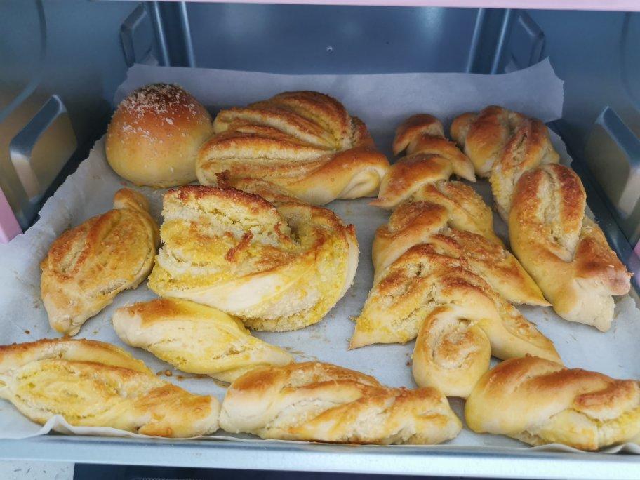 椰蓉辫子面包B29