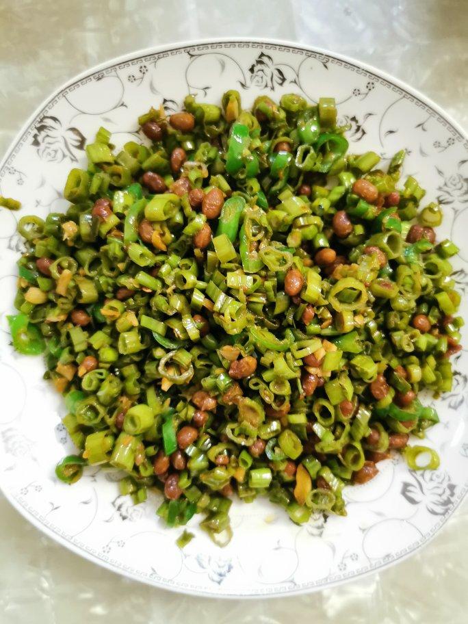 炒空心菜梗，又简单又下饭，哦，还很省钱