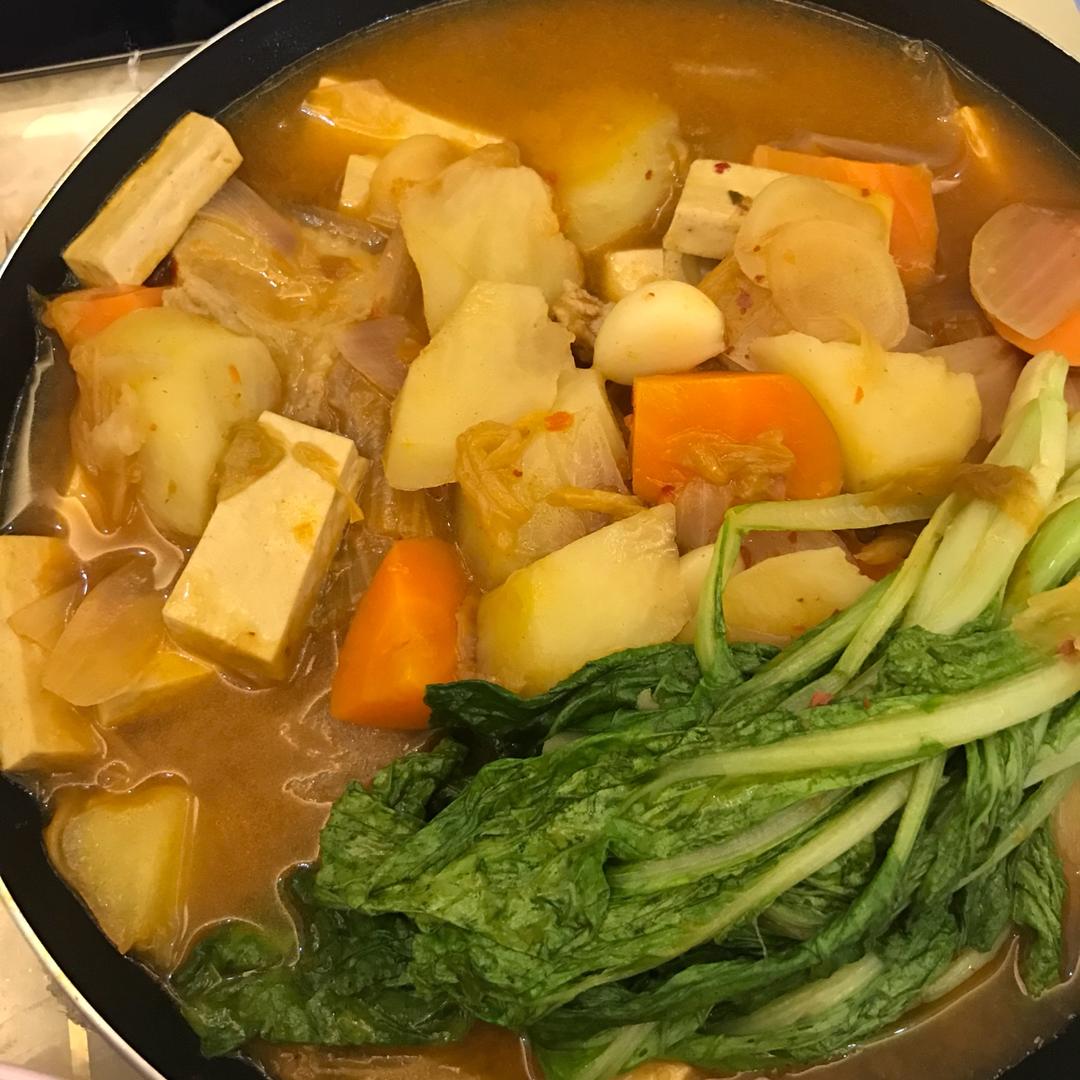 韩式泡菜汤--辣白菜汤