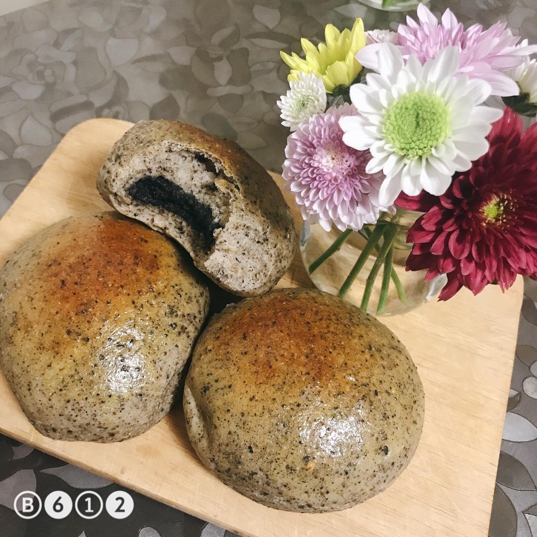 双倍黑芝麻餐包
